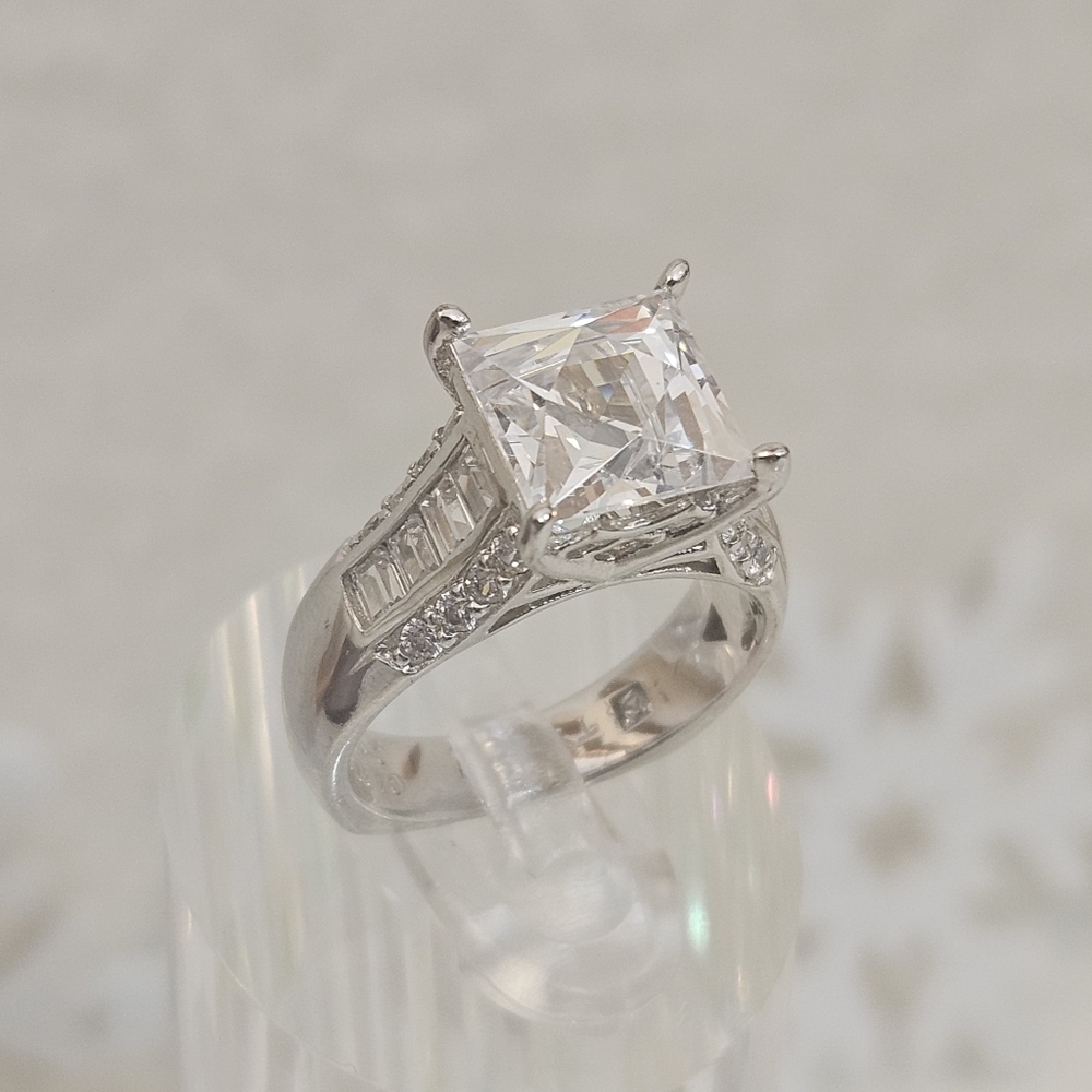 Sterling Silver Tycoon Cubic Zirconia Platinum Plated Euro Ring Size 5 US